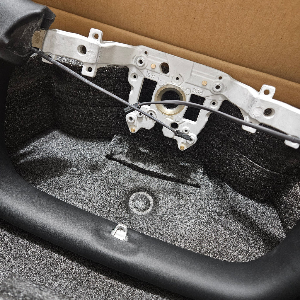 BRAND NEW 2024-2026 Tesla Model 3 Highland Yoke Steering Wheel Leather With Heating Function