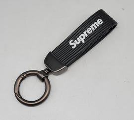 BRAND NEW SUPREME BLACK PENDANT WITH CALF LEATHER KEYCHAIN KEY RING TAG