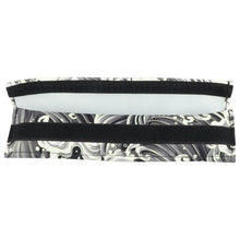 Load image into Gallery viewer, Brand New Universal 2PCS SAKURA Black Wave Fabric Soft Cotton Seat Belt Cover Shoulder Pads